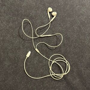 White Wired Apple Earbuds